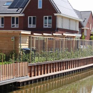 Gardenlux hardhouten azobe beschoeiingsplank fijnbezaagd afbeelding  bij Reinier Looij